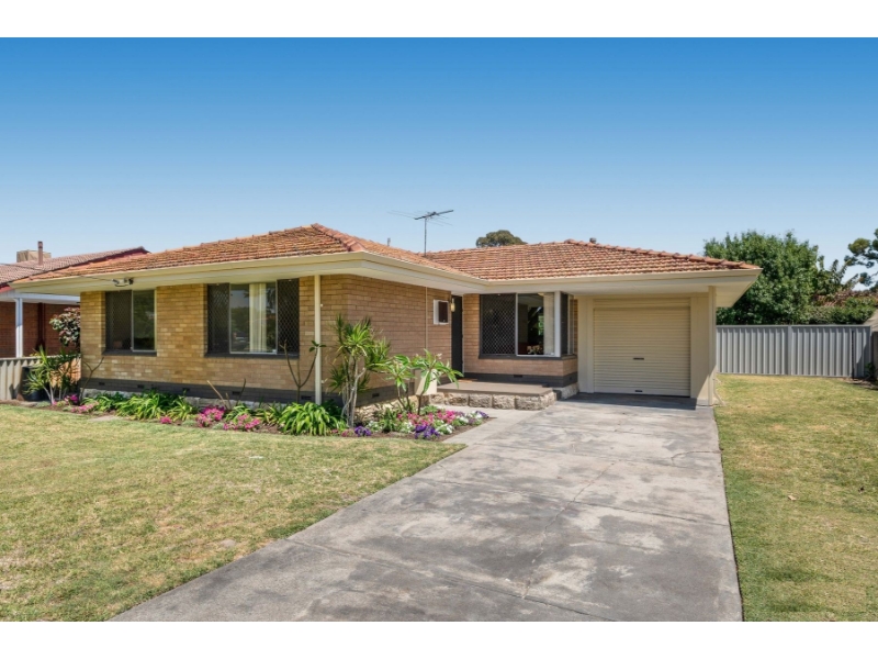 21 Pembury Road, Thornlie House for rent Listed by Dani Dzapasi of