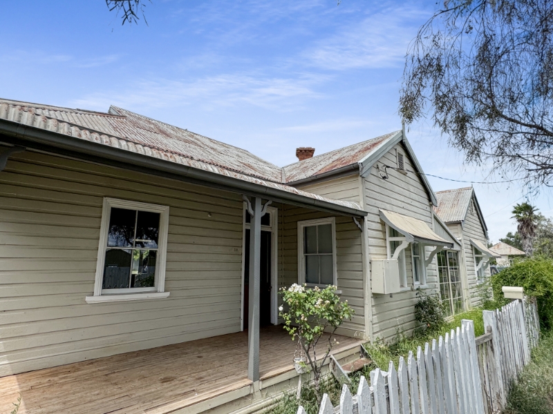 32 King Street, Coonabarabran House for rent Listed by Rachael Picton