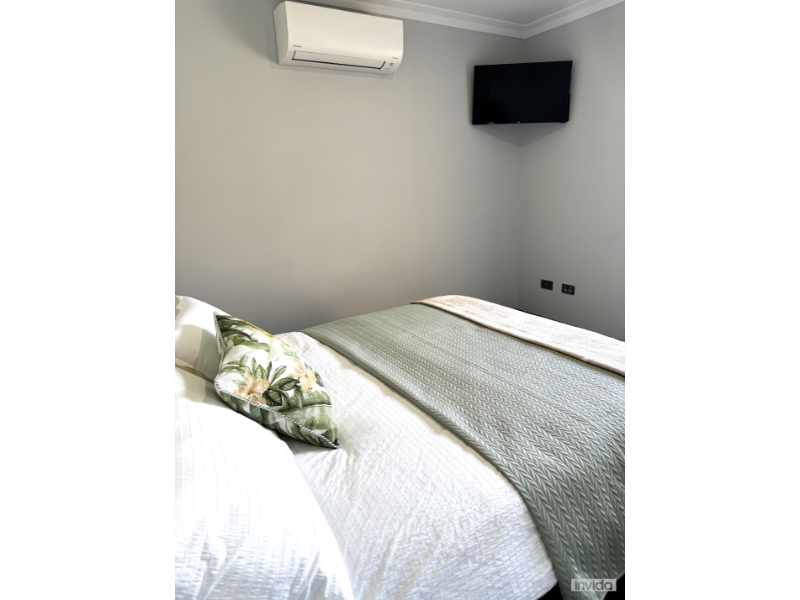 Private Room With Ensuite, Kitchenette, Tv And Air Conditioning. Utilities Included image 3