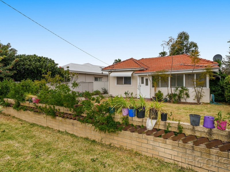 154 Coolgardie Avenue, Redcliffe House for rent Listed by Taylor