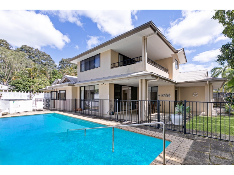 6 Cove Court Noosaville QLD 4566