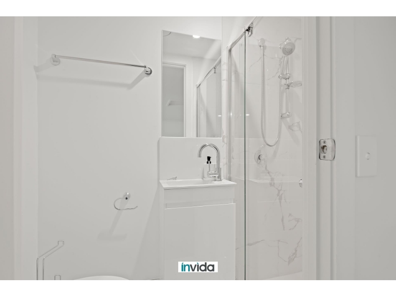 Private Room With Your Own Ensuite & Kitchenette, In Modern Shared House. Bills & Internet Included. Multiple Rooms Available! image 3
