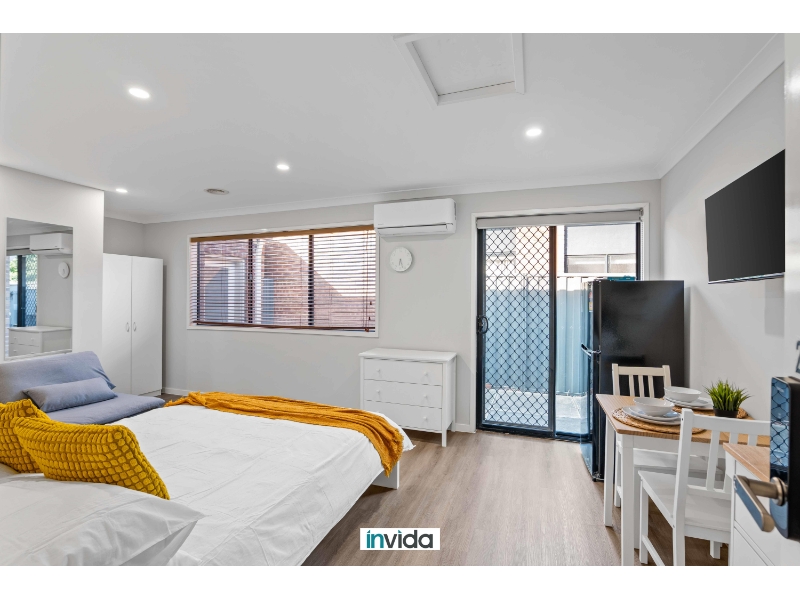 2/3 Malanda Place TRUGANINA VIC 3029