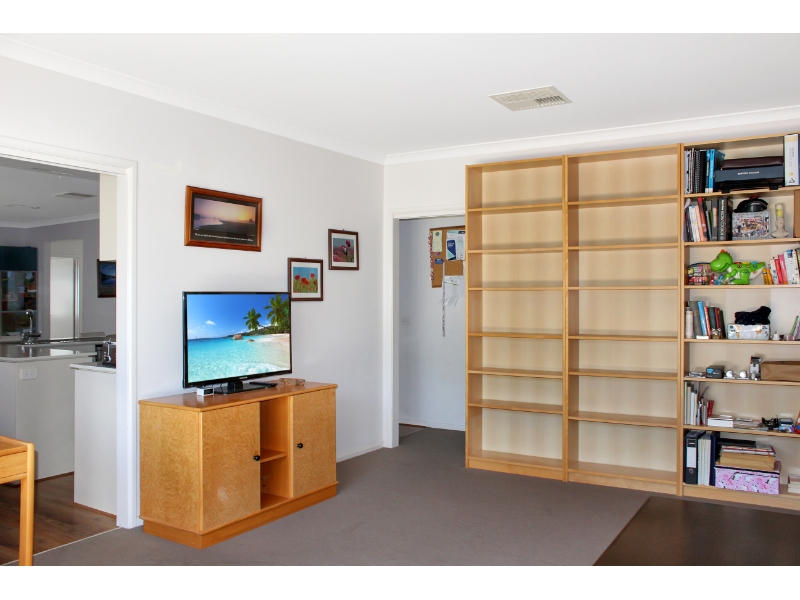 30 Kingfisher Court, Lara House for rent Listed by Nicole Riemer of