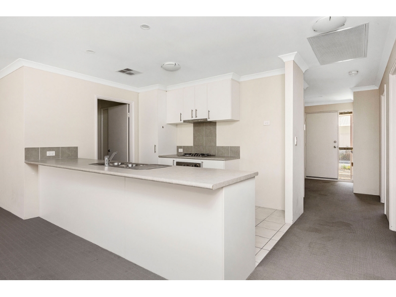 5 Witts Lane, Kwinana Town Centre House for rent Listed by Leanne