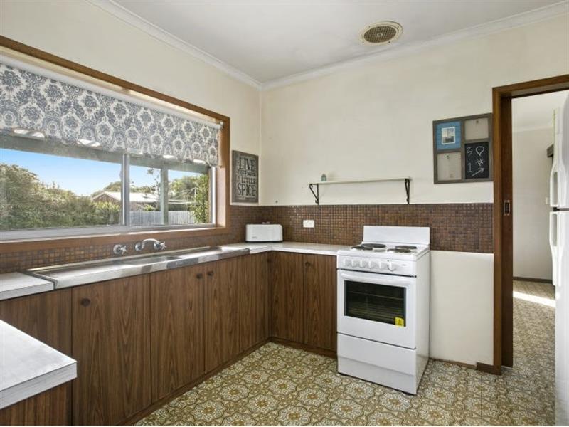 105 Powell Street, OCEAN GROVE House for rent Listed by Karen Johnston of Hayden Real Estate