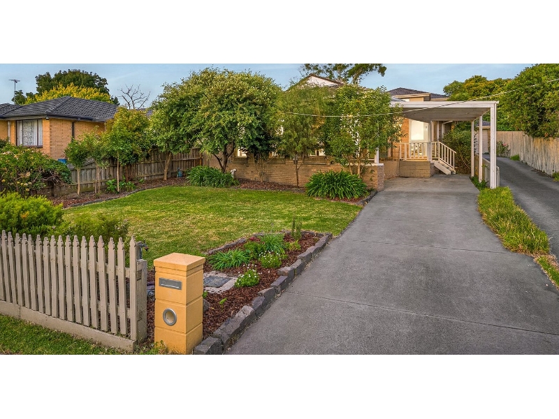 2 Meadow Wood Walk Narre Warren VIC 3805
