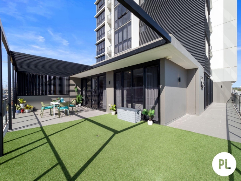 Huge Three Bedroom North East Facing Apartment One of a Kind Living