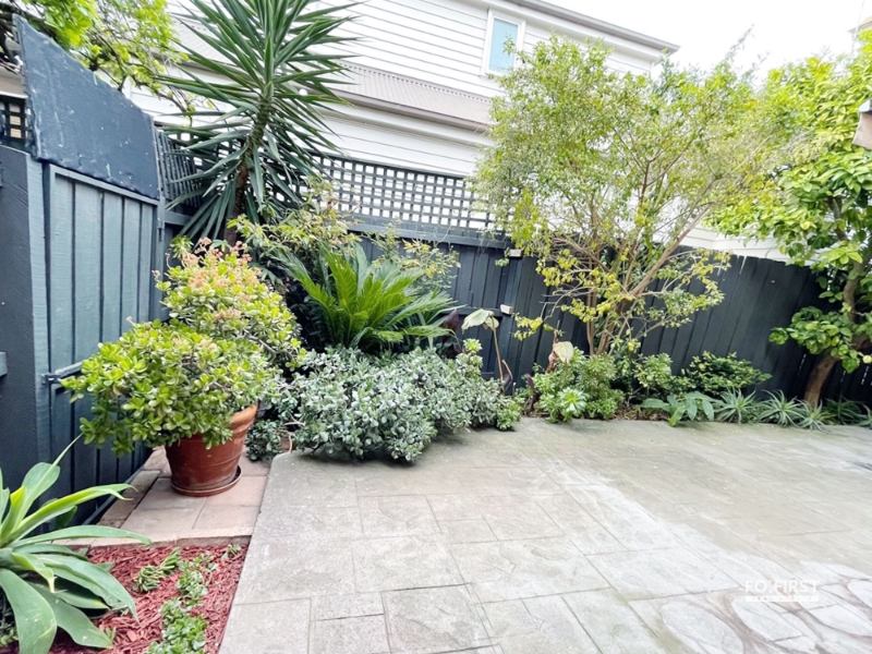 27 Normanby Pl, Windsor Apartment for rent Listed by Residential Management Team of Fox First