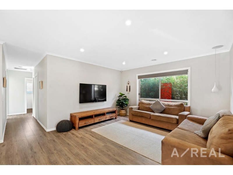 65 Red Gum Circuit PAKENHAM VIC 3810