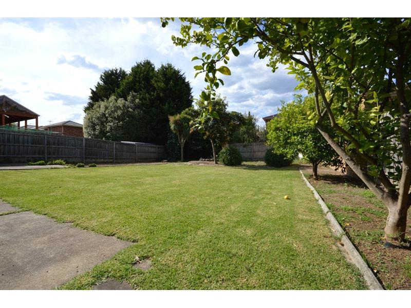 23 Larch Crescent, MOUNT WAVERLEY House for rent Listed by Hailey