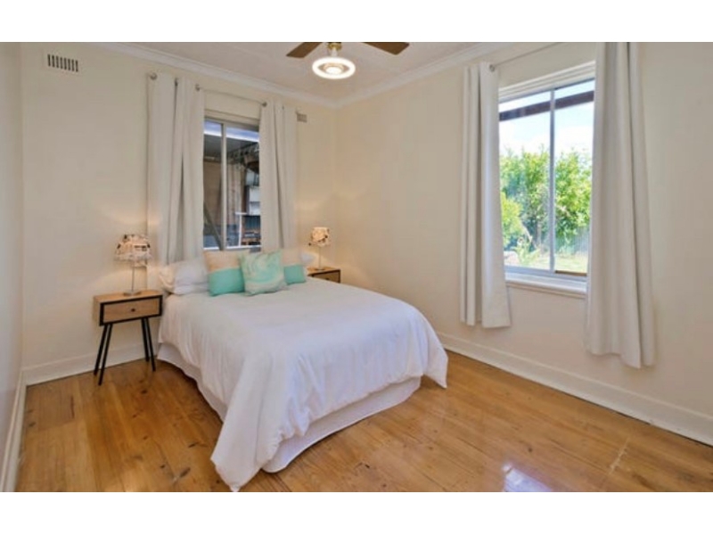 443 Cross Road, South Plympton House for rent Listed by Stephen Drury