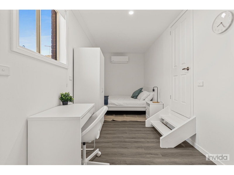 3/2 Spender Ave Point Cook VIC 3030