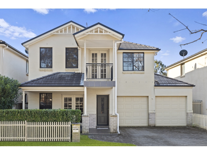 13 Lochview Crescent MOUNT ANNAN NSW 2567