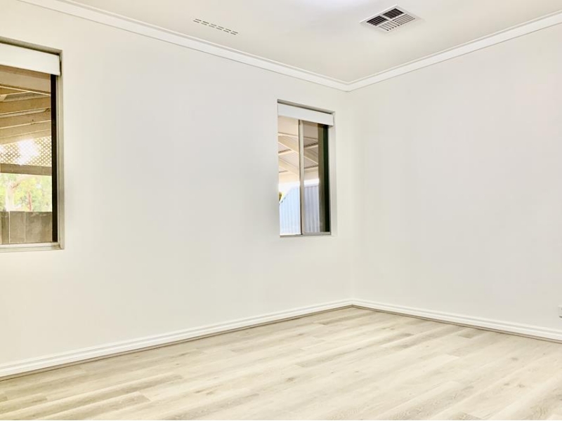 74 Hillwood Avenue, Warwick House for rent Listed by Erica Kilmurray