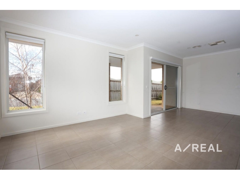24 Kurrali Cres WERRIBEE VIC 3030
