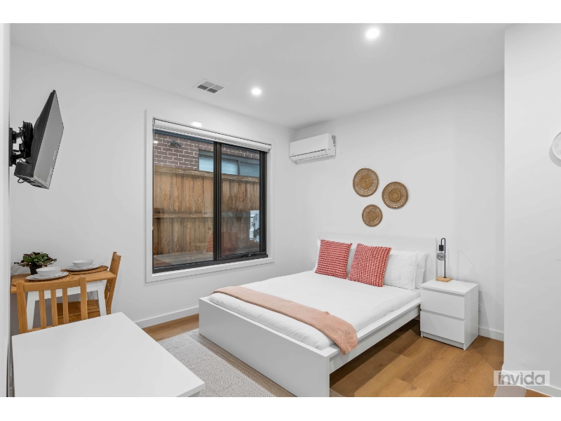 Multiple Rooms Available! Private Suite Style Rooms, Own Ensuite & Kitchenette. Power, Water & Internet Included! Move In Ready. image 1