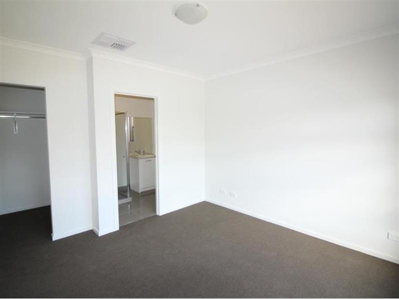 77 Bramley Avenue, CHARLEMONT House for rent Listed by Samantha