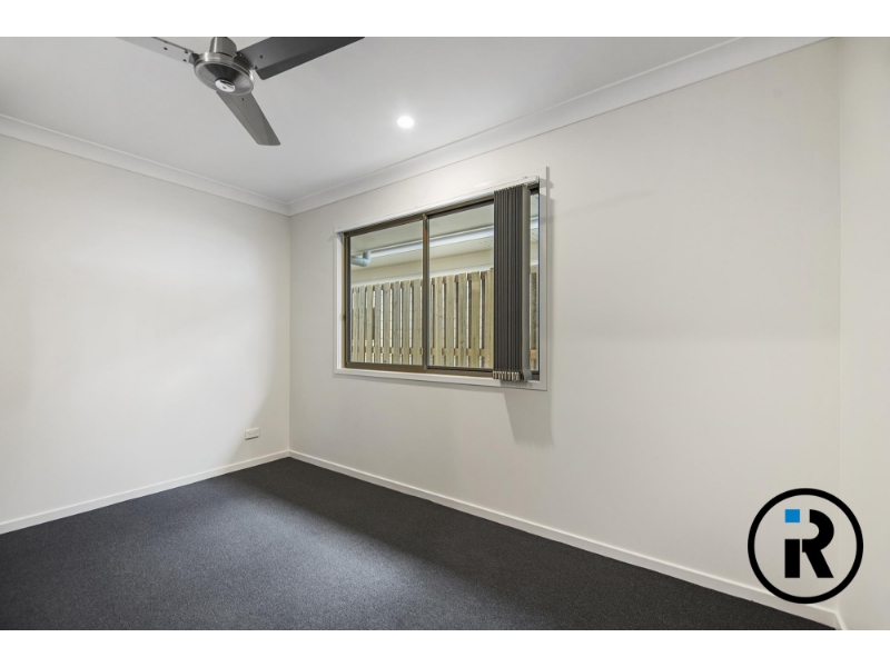 2/58 Wicker Road, Park Ridge Townhouse for rent Listed by Leasing