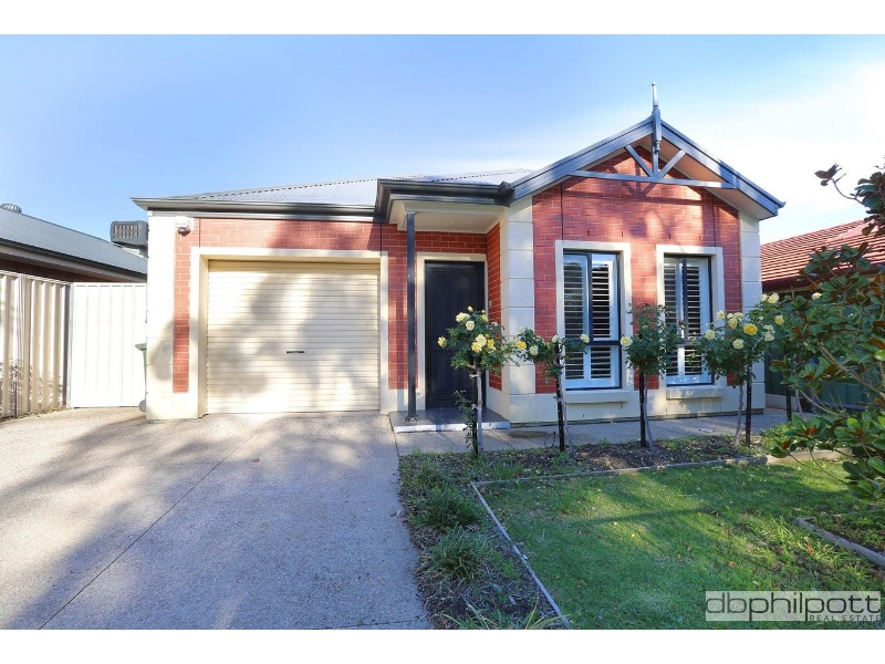 9 Oxford Street, Hillcrest House for rent Listed by Vicki Miller of D