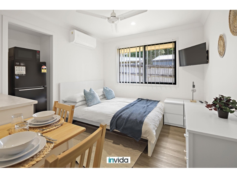 Private Room With Your Own Ensuite & Kitchenette, In Modern Shared House. Bills & Internet Included. Multiple Rooms Available! image 1