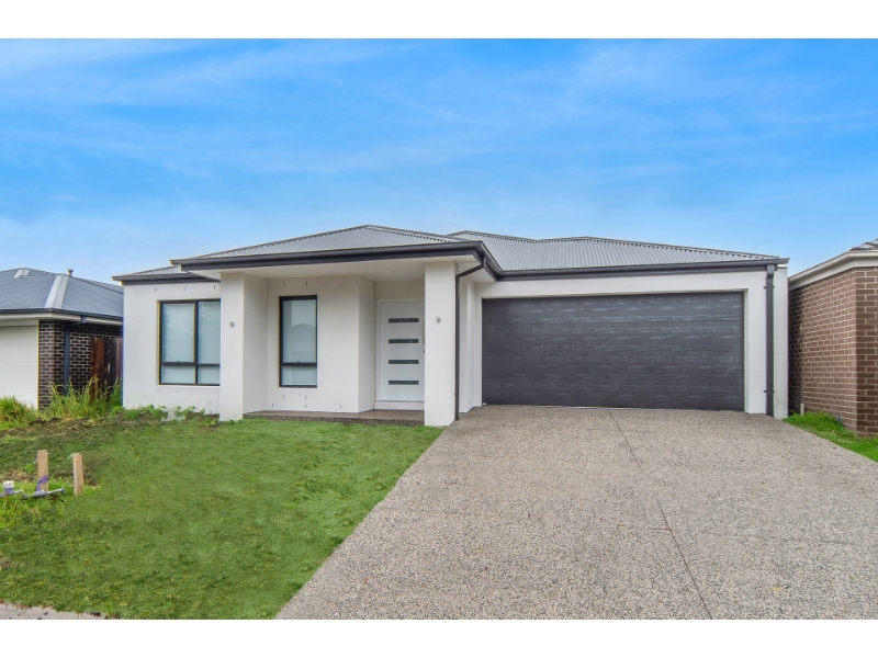 44 Alarah Blvd Cranbourne West VIC 3977