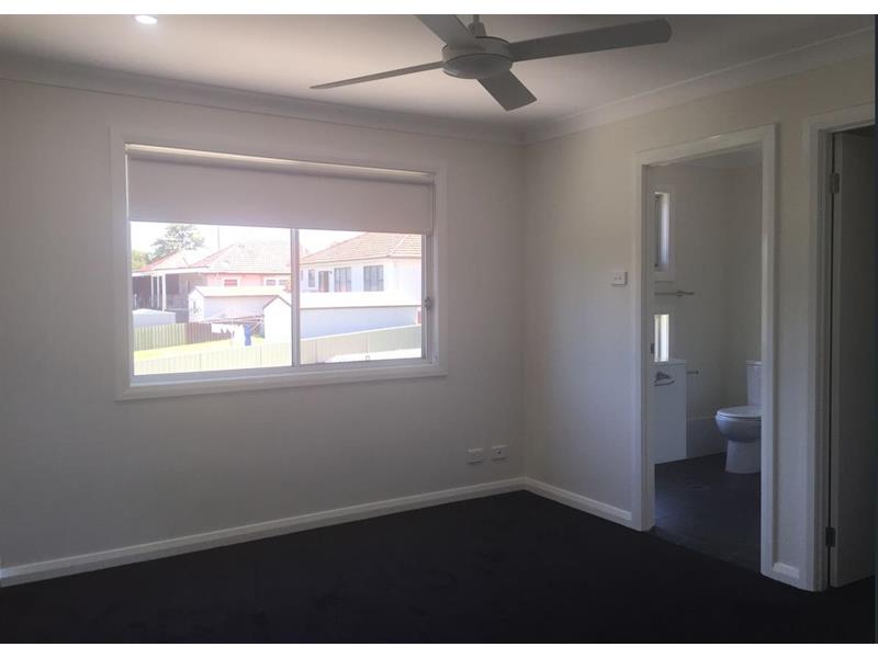 Rooms Unit 1 / 29 Bousfield Street, Wallsend Apartment for rent Listed by Maison Property of