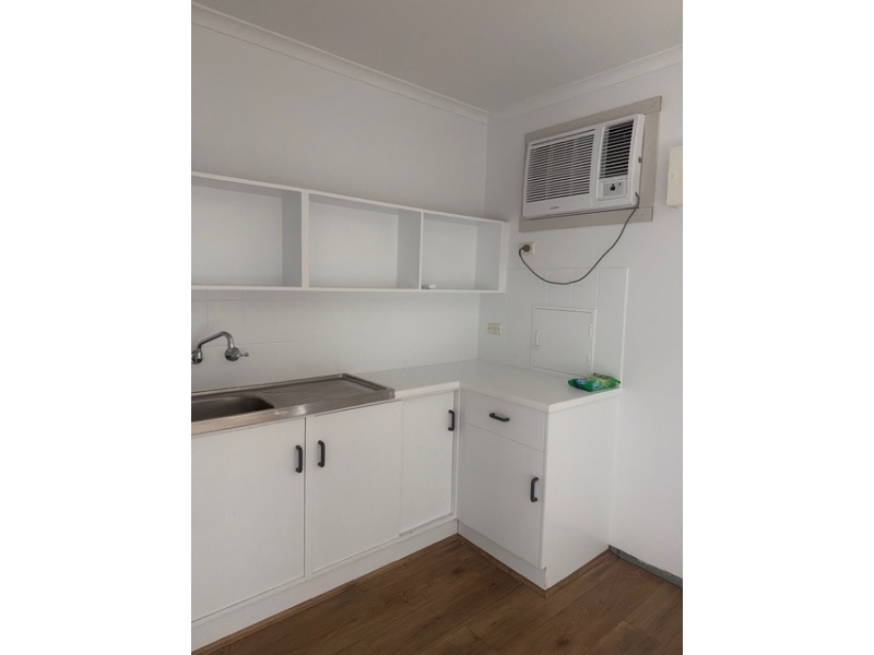1 Cameron Avenue, Gilles Plains, Gilles Plains - Thumbnail 4