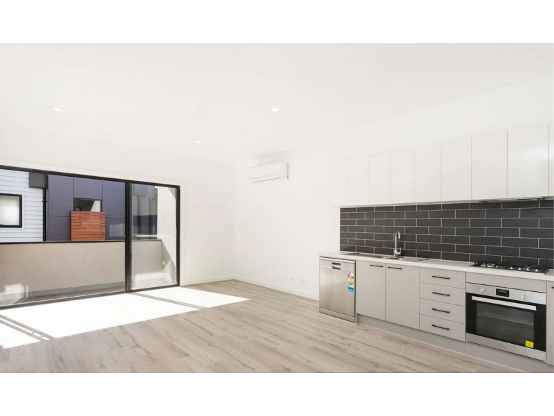 2/35 Lodden Street, SUNSHINE NORTH Townhouse for rent Listed by