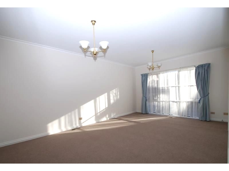 8/2 Victor Road, Glen Iris Townhouse for rent Listed by William