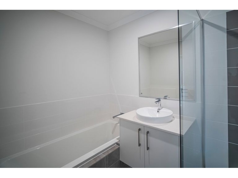 2A Oleander Way, KALLAROO House for rent Listed by Daniel Ganon of