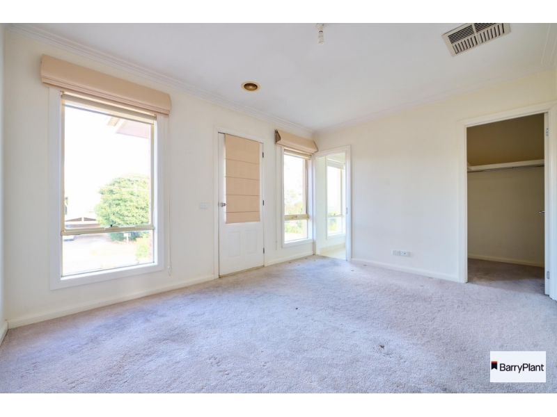 16 Somerset Drive, Dandenong North Townhouse for rent Listed by