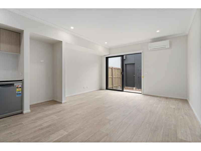 11 Clapton Lane, Donnybrook Townhouse for rent Listed by Kavinda