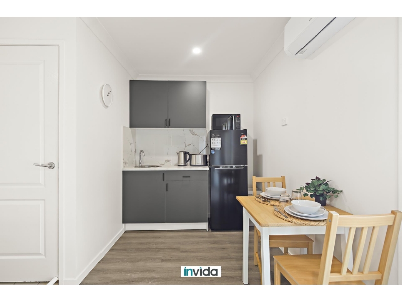 Private Room With Your Own Ensuite & Kitchenette, In Modern Shared House. Bills & Internet Included. Multiple Rooms Available! image 2