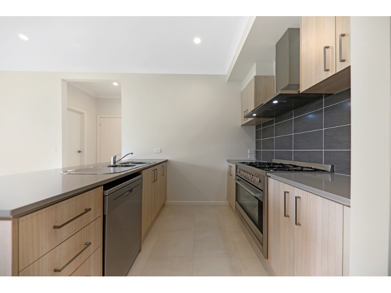 9 Joel Way, Eynesbury House for rent Listed by Terry King of Leap Real Estate &