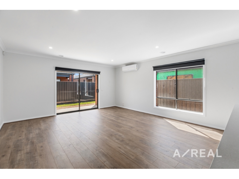 47 Taupe Circuit CLYDE NORTH VIC 3978