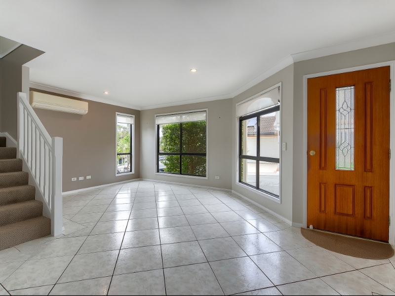 31/12 Greendale Way, Carindale Townhouse for rent Listed by Anna