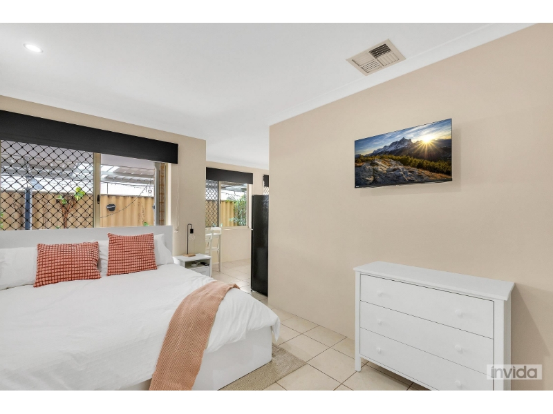 Furnished Room In A Shared House With Wifi And Utilities Included. image 1