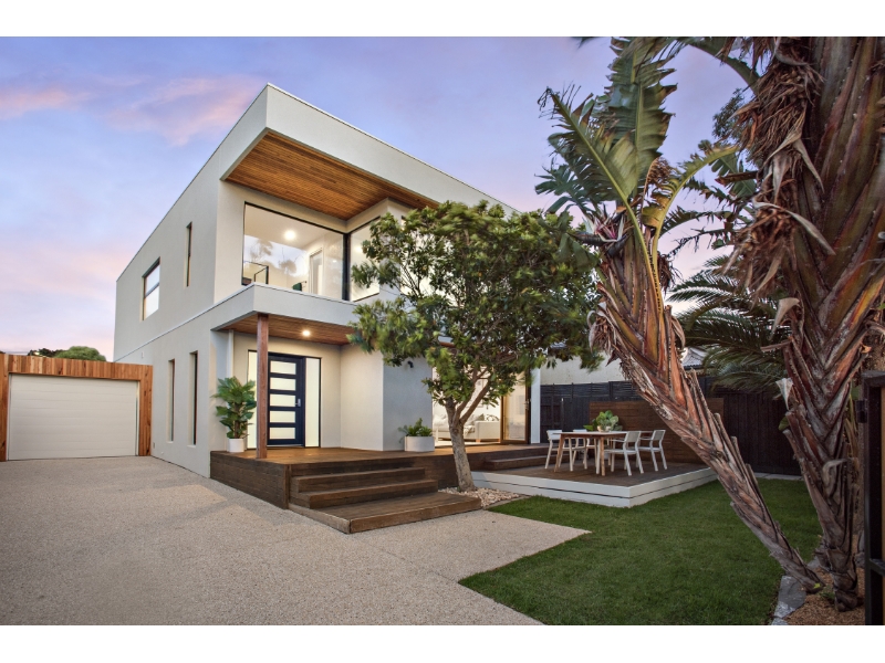 2/5 Beach Grove Mornington VIC 3931