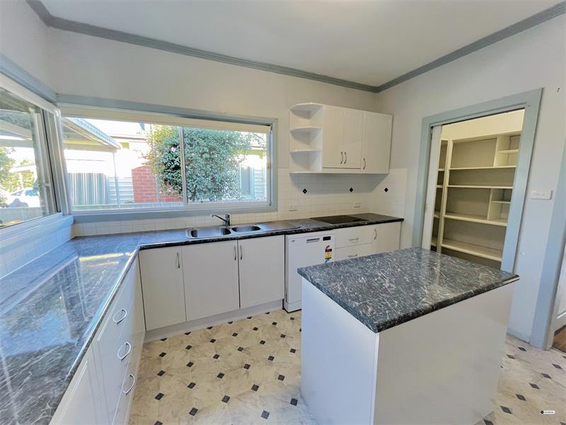 393 Tarakan Avenue, North Albury House for rent Listed by Property