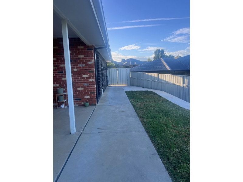 3 Dempster, Leneva House for rent Listed by Gayle Hodgkin of Get