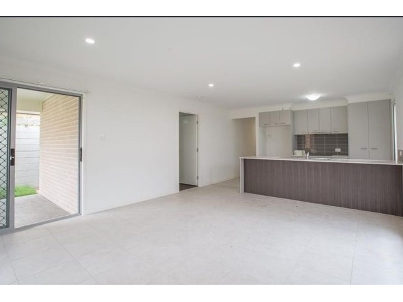 27 Greenstone Street, YARRABILBA House for rent Listed by Elena Toth