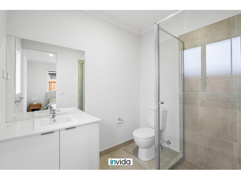 Train To The City, Trails To The Green - This New Wallan Shared House Has It Both - Private, Lockable Ensuite Room Avaible Now! Internet & Bills Inclu