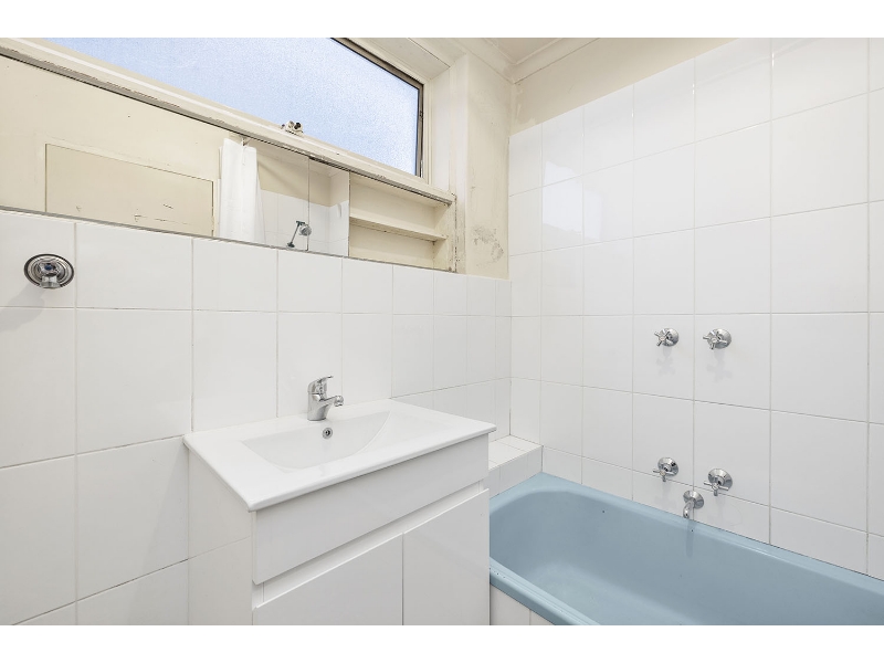 2/10 Albert Avenue, Springvale Apartment for rent Listed by Rental Dept Barry Plant Noble