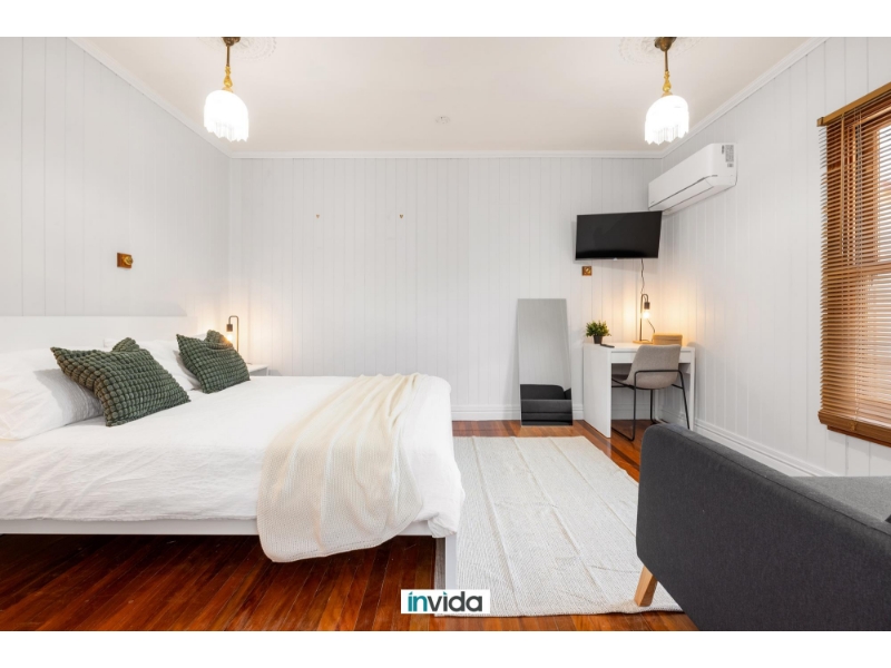 Private Room in rooming house  / $380 per wee...