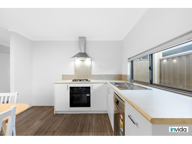 Fully Furnished, Lockable Ensuite Room In Shared House. Save On Bills! Price Includes Utilities And Wi-Fi. thumbnail 5