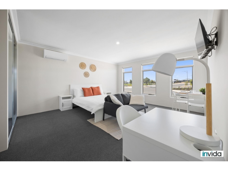 Modern Co-Living Home near coast in Madora Ba...