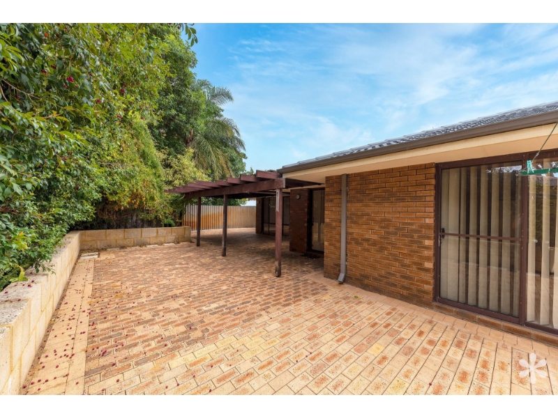 7 Reardon Court, LEEMING House for rent Listed by Leasing Services