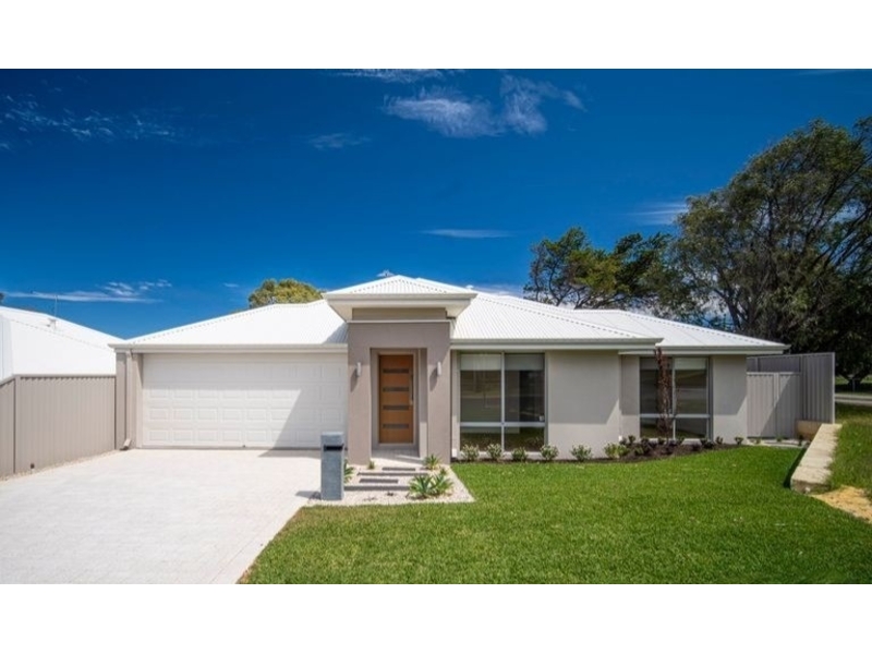 2A Oleander Way, KALLAROO House for rent Listed by Daniel Ganon of