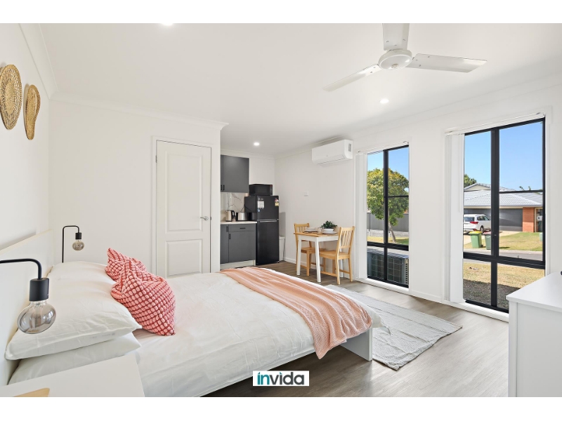 Private Room With Your Own Ensuite & Kitchenette, In Modern Shared House. Bills & Internet Included. Multiple Rooms Available! image 1